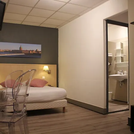 Hotel Vol De Nuit Purpan 2*